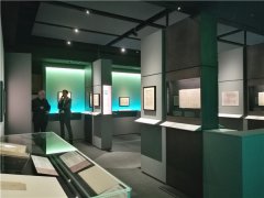 澳门威尼斯人官网Leonardo da Vinci's notebooks displayed in the UK ma